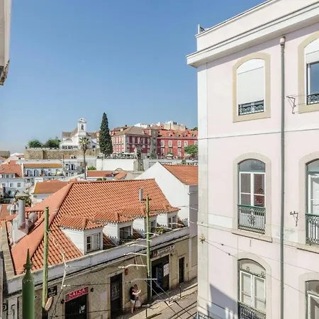 아파트 Spacious In Alfama With A Great View